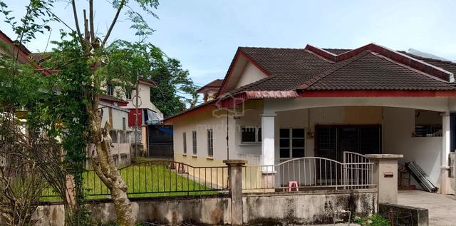 Freehold Single Storey Semi-D | 4R2B | Kuning Permai, Taiping 1