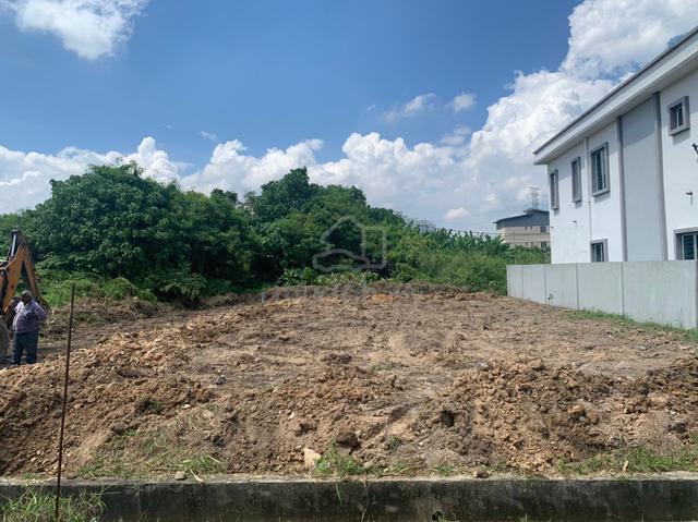 residential lot bungalow for sale in Puchong 1