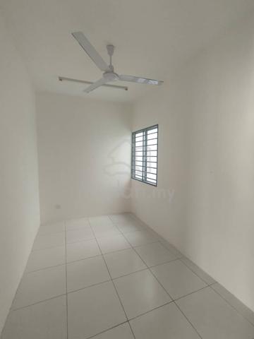 Simfoni Perdana, Puncak Alam First Floor nearby surau 4