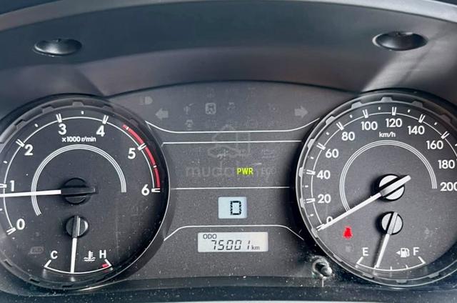 Full Loan 2023 Toyota HILUX 2.4E Auto - 5