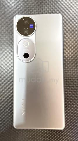 Vivo v40 5g 12g ram + 512g storage - photo 2 of 3