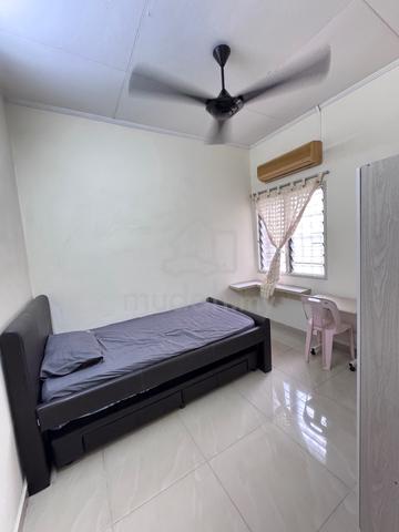 Bilik sewa Subang USJ landed house 1