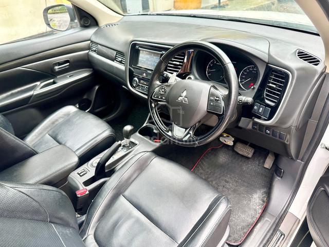 2016 Mitsubishi OUTLANDER 2.4 (A) - 4