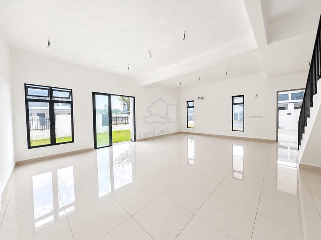 Mount Austin Double Storey Terrace Cluster House 4bed Johor Bahru 1