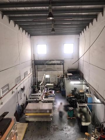 Taman mount austin factory for rent 1