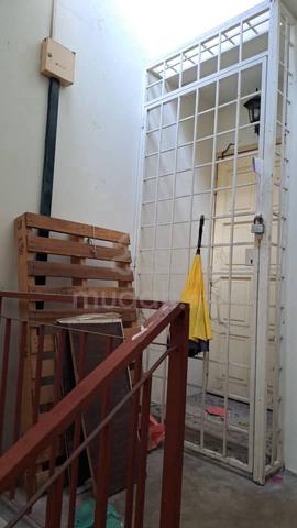 Below Value !!! Shop Office At Oakland Commercial Centre For Sale 3