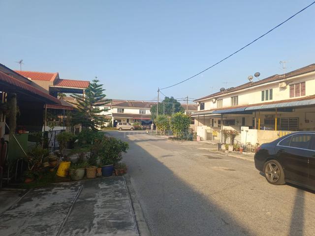 Pusing double storey house for rent 1