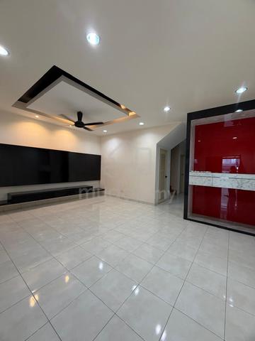Seri Austin 6/ Double Storey/ Partial Furnish with Aircond/ Dato Onn 1