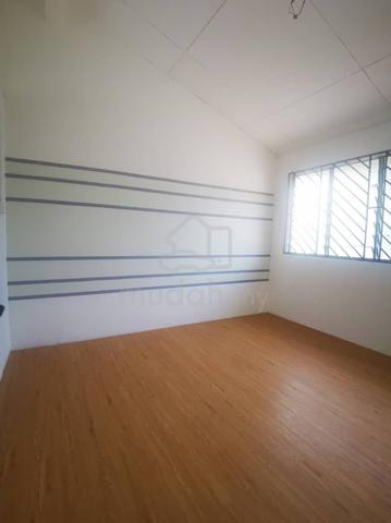 Corner Lot Low Cost Unit With Renovated Good Location @ Seri Alam 5