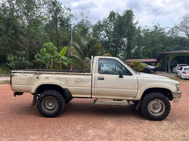 1993 Toyota HILUX SINGLE CAB 2.8 LN106 (M) - 4