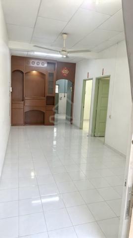 Sungai Puyu 📍1 Storey Terrace| Chinese Neighborhood| 2mins to Highway 1