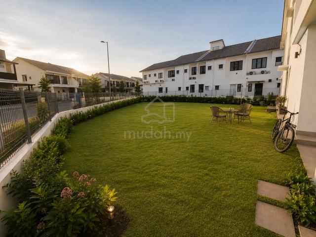 Corner Sejati Lakeside Huge Land Modern Family Home Freehold 1