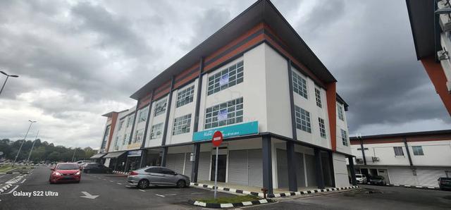 First Floor Corner Commercial, Pines Square, MJC Batu Kawa, Kuching 1