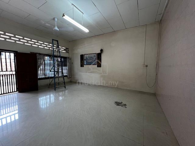 Kampong Baru Saleng Senai Johor.Single Storey House / Full Loan 1