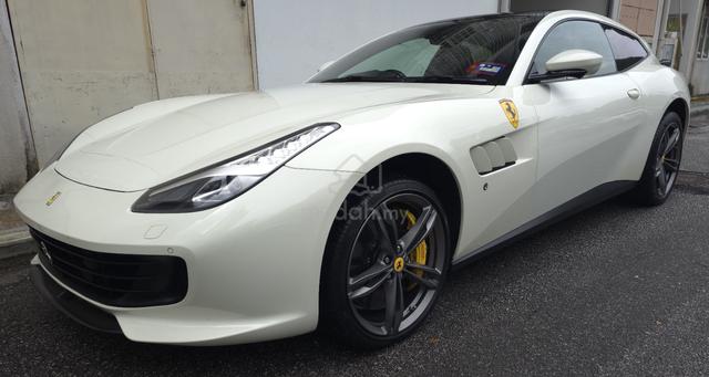 2019 Ferrari GTC 4 LUSSO 6.3 (A) - 4