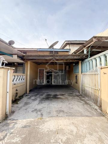 Taman Plentong Baru Renovation Tanah Luas belakang rumah 1