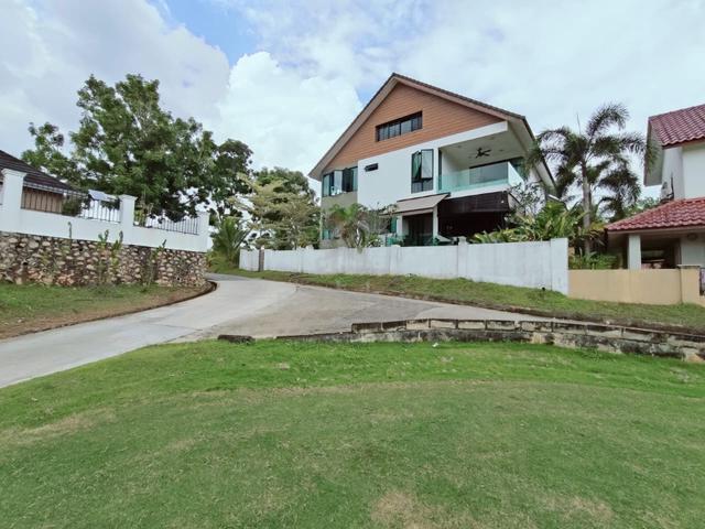 Bangi Golf Resort Bungalow for Sale | SUPERB GOLF COURSE VIEW 1