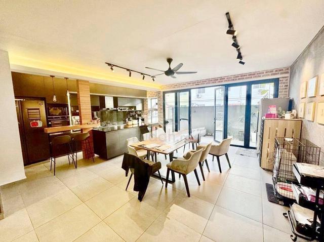 Setia Tropika JB / Non-Bumi / Renovated / Near CIQ 10Min 1