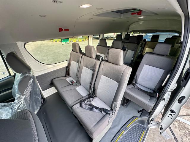 FULLOAN PROMO2026 Toyota HIACE 2.8 SLWB WINDOW VAN - 3
