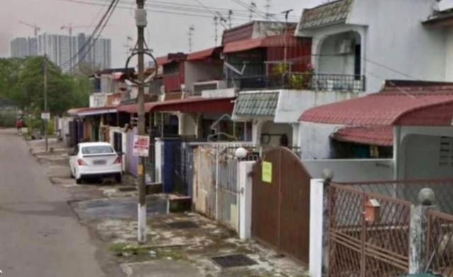 Perling Taman Perling Jalan Pekaka L.Cost Double Storey Terrace House 1