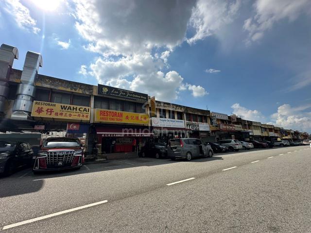Taman Ungku Tun Aminah / 2 Storey Shop / For Rent / Jalan Pahlawan 1