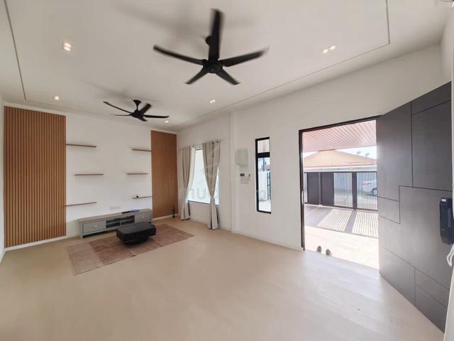 Fully Renovate Extra Land End Lot Single Storey 1,980sft Kampung Lapan 1