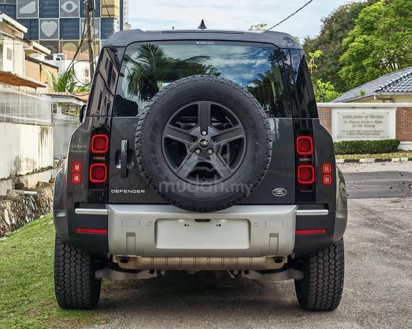 RARE GREY 2022 Land Rover DEFENDER 2.0 110 P300 - 4