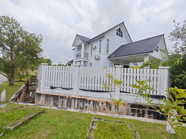 Luxury Bungalow corner lot at Anjung Gapam 1