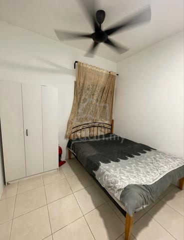 Middle Room for Rent @ Vista Semarak, KL– Female Only 1