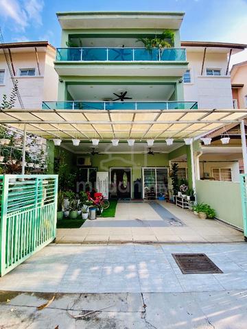 RENOVATED+SPACIOUS HOUSE🔥🔥 3 Storey Terrace De Puncak Ukay, Ampang 1
