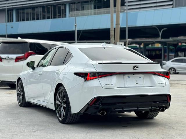 2022 Lexus IS300 2.0 F-SPORT ORANGE CALIPER - 2