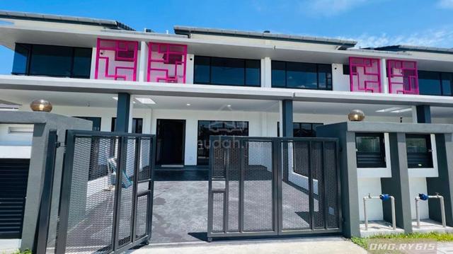 Facing No House 2 Storey 20X75 Lumira Bukit Raja Klang More Parking 1