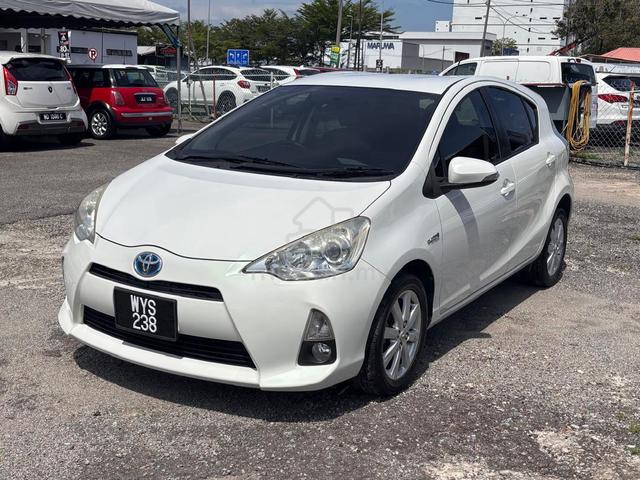 2013 Toyota PRIUS C 1.5 (HYBRID) NHP10R (A) - 2