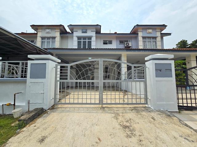 full loan pulai indah skudai fully renovated 20x70 4b3b near park 1