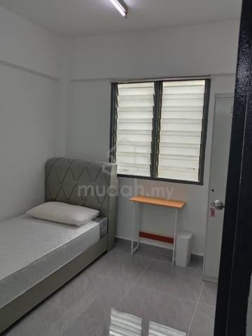 Bilik Lelaki Bajet Flat Danau Kota Setapak WiFi Free 1