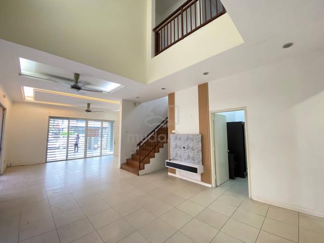 CHEAPEST ✨ RENOVATED 2 Semi D Anjung Suasana Bandar Seri Putra Bangi 1