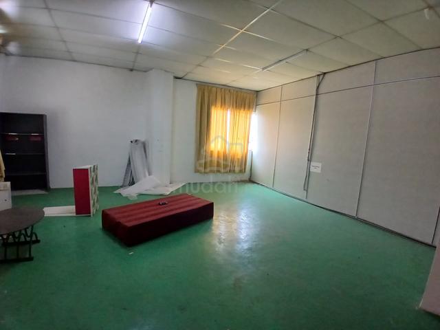 FACING MAINLOAD Upstairs Shoplot CONER Taman Seri Akasia Kulim 1