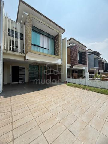 Superlink Terrace at Seri Austin 1