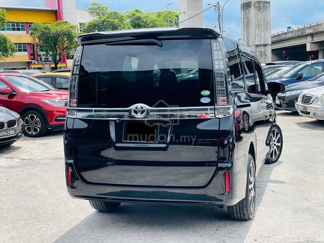 2018 Toyota VOXY V 2.0 (A) 8SEAT POWER DOOR FULON - 2