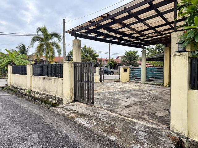 4BR 1 Storey Terraced House @ Taman Meru Permai, Klang, Selangor - For 1