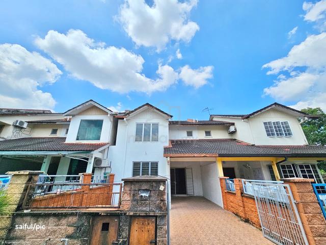 Renovated 22x75 Double Storey Jalan Serambi Bukit Jelutong Shah Alam 1