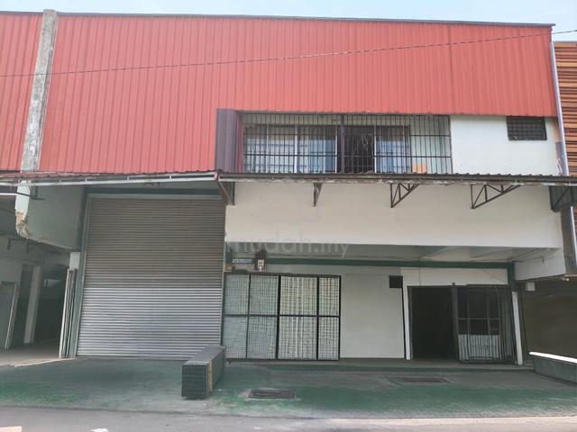 Taman Johor Jaya 1.5 Storey Terrace Factory 1