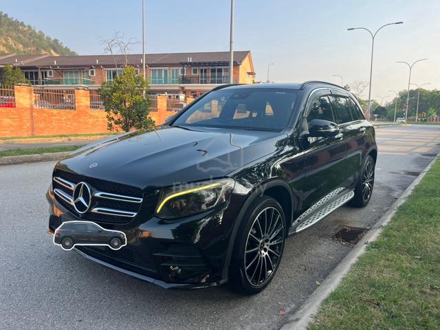 True 18/19 Mercedes Benz GLC 250 AMG DirectOwner - 1