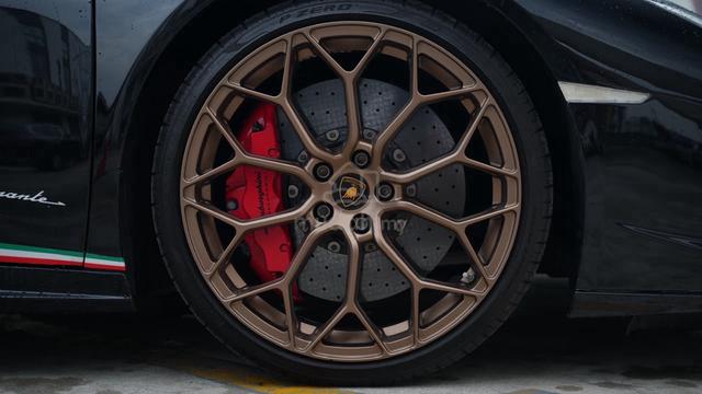 2018 Lamborghini Huracan Performante LOW MILEAGE - 5