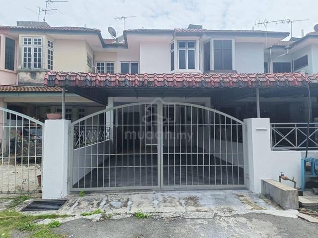 Pengkalan station 18 double storey terrace house for rent 1