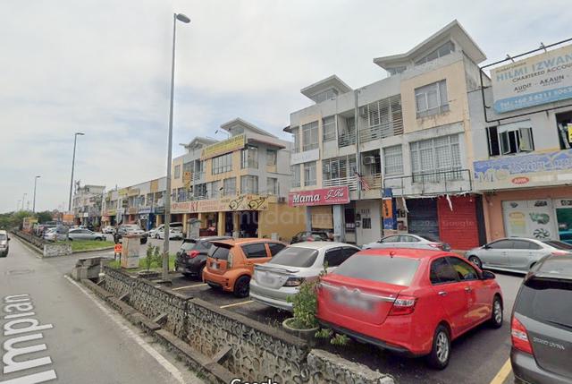 1st Floor Facing Main Road Nearby McD Seksyen 7 For Rent 1
