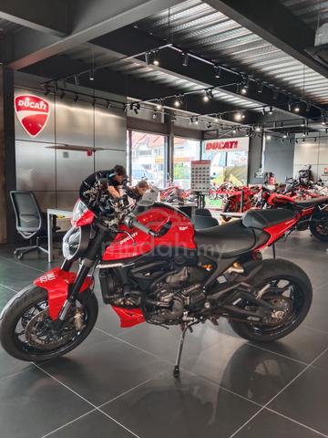 Ducati Monster 937 - photo 2 of 12