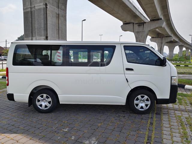 2022 Toyota Hiace 2.5 (M) Window Van 14 Seat - 4