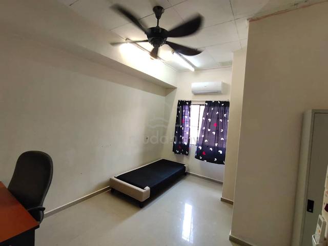 Room To Let at Bandar Sungai Long (Jalan SL4/8) 1
