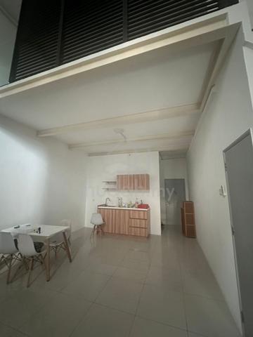 Empire City, Colonial Loft 1
